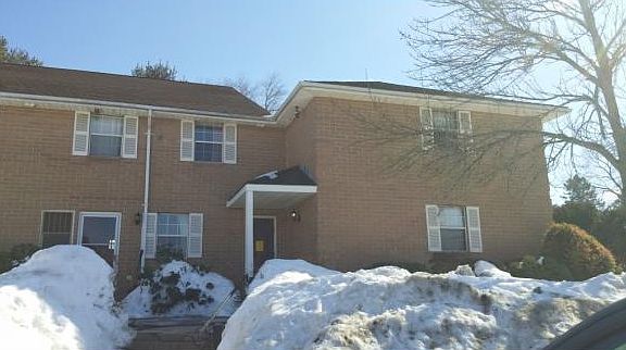 3rd image of 210 Elmwood Dr