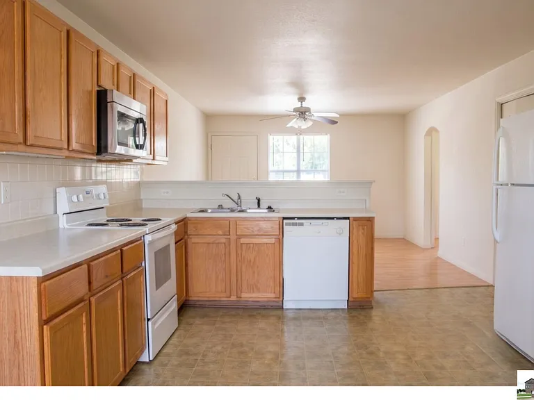 413 Brittney Way #C — Photo 4