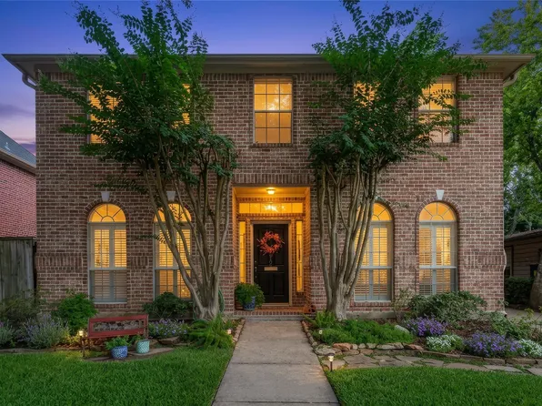 4312 Holt St, Bellaire, TX 77401