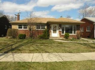 21217 Brierstone St, Harper Woods, MI 48225