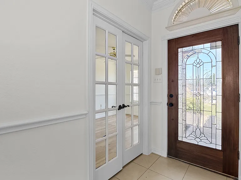 1611 Watson Dr — Photo 2