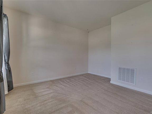 3rd image of 10490 Eagle Ct