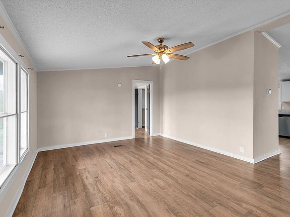 5th image of 2096 Coleman Rd