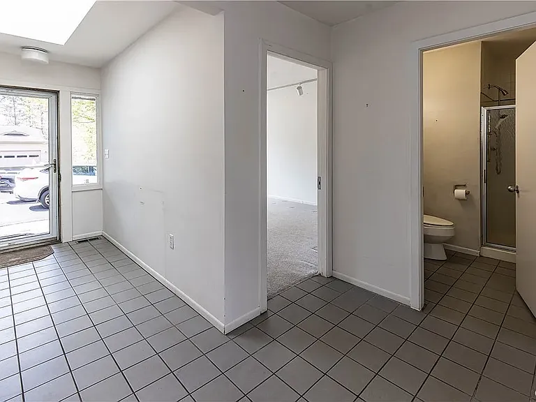 7520 Spectrum Way — Photo 3