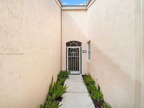 3rd image of 2437 S Coral Trace Cir #2437