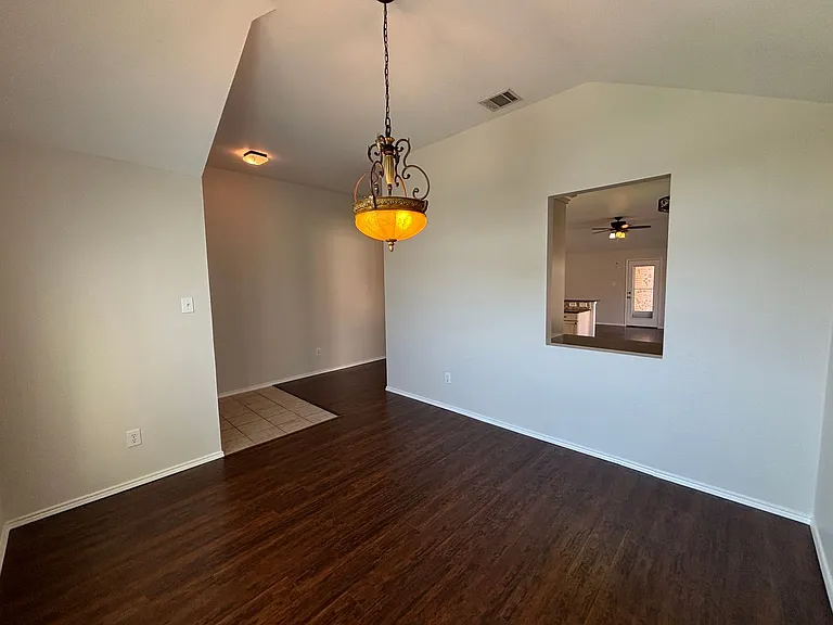 2748 Wakecrest Dr — Photo 7