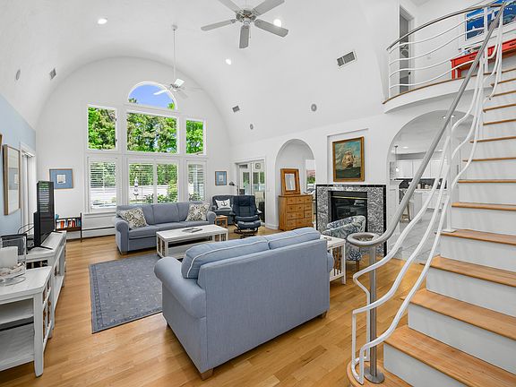 5th image of 72 Bayshore Drive