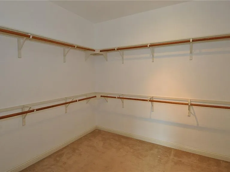 3323 Pine Needle Cir — Photo 14