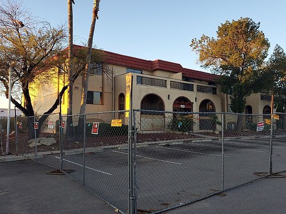 3rd image of 6301 N Barcelona Ct