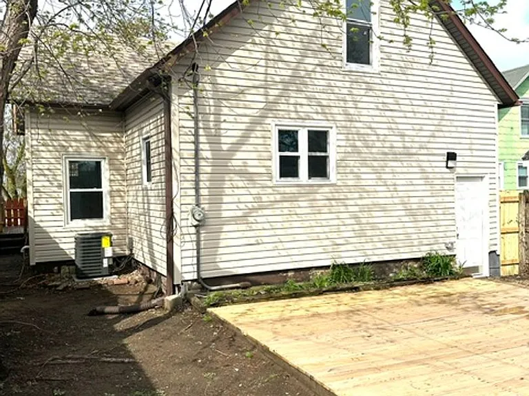 1304 Buffalo St — Photo 22