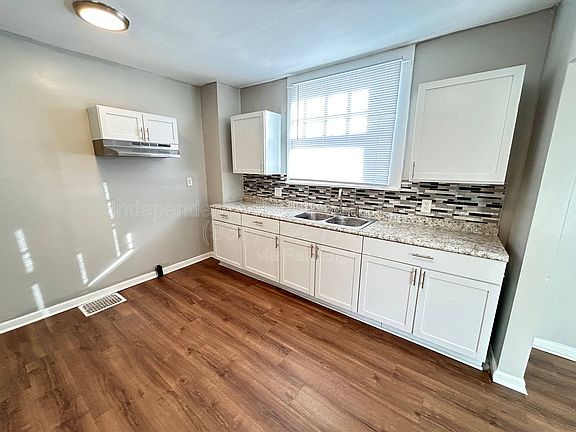 2nd image of 234 Santa Clara Ave