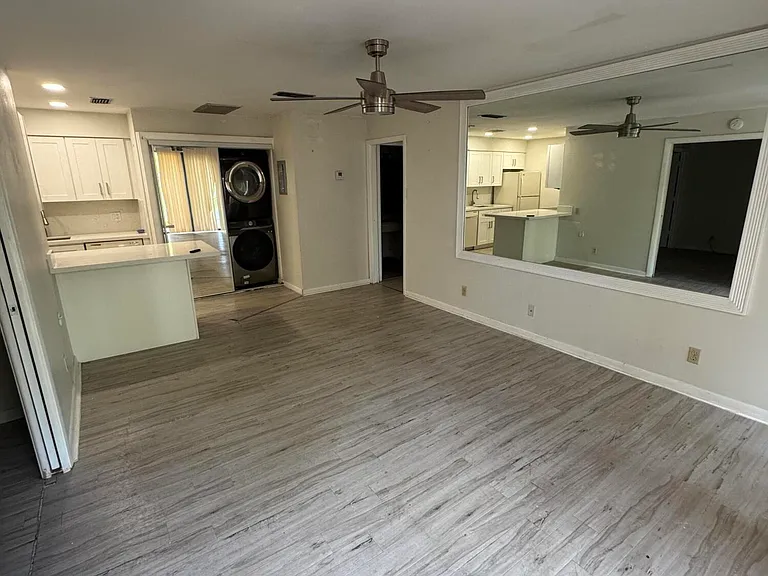 612 Executive Center Dr #207 — Photo 2