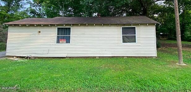 2nd image of 307 Stuart St