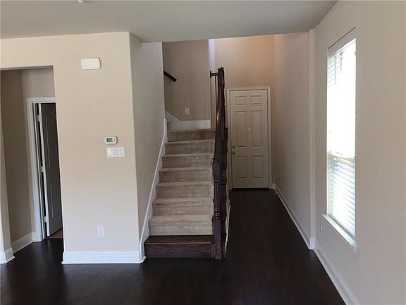 3rd image of 2622 Jackson Dr