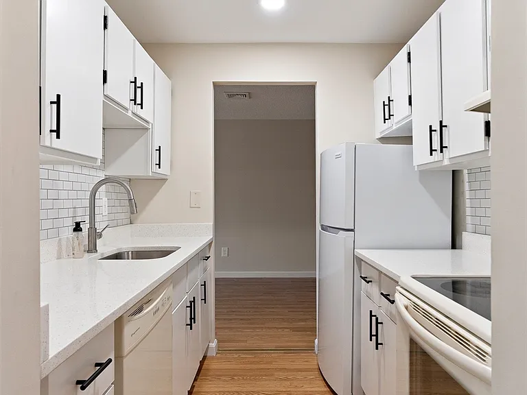 45 Loomis St #317 — Photo 7