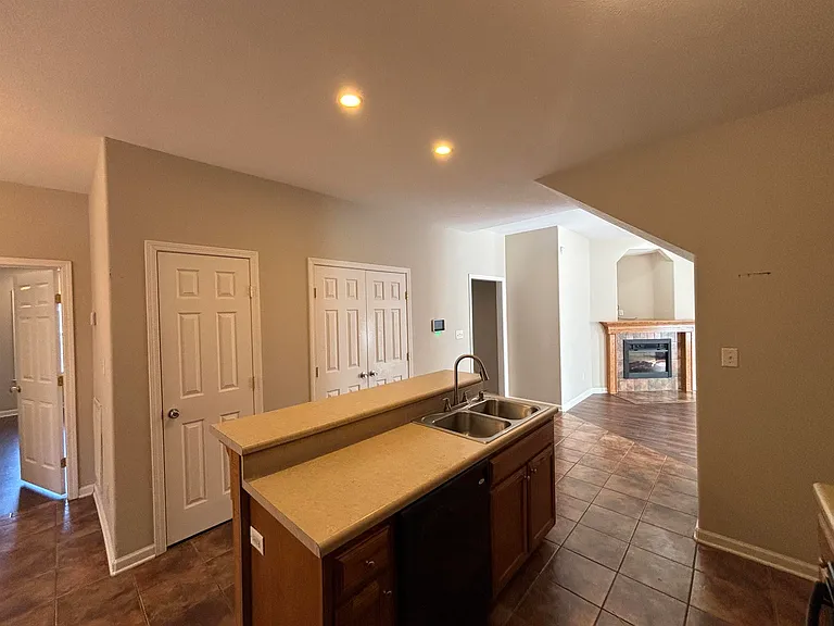 152 Brighton Village Loop — Photo 3