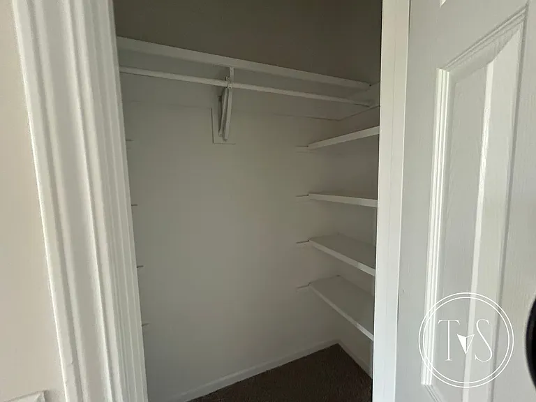 1825 Lawnwoods Dr — Photo 9