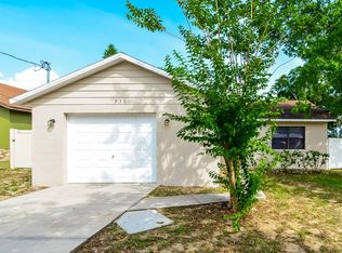 936 Dora Ave, Tavares, FL 32778