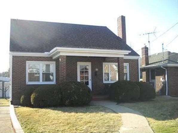 14 Montraver Dr, Monessen, PA 15062