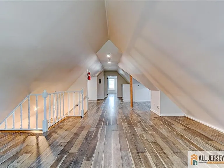 37 E Somerset St #2 — Photo 16