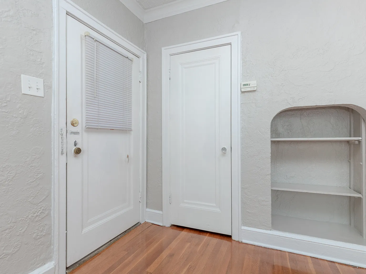 2 bed, 867 sqft, $1,295 — Photo 3