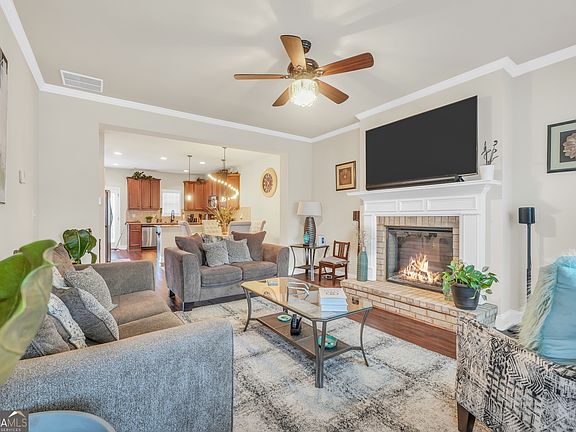 4th image of 1991 Bridgewater Pass