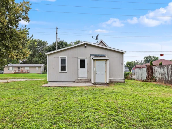 1221 E 17th St, Des Moines, IA 50316