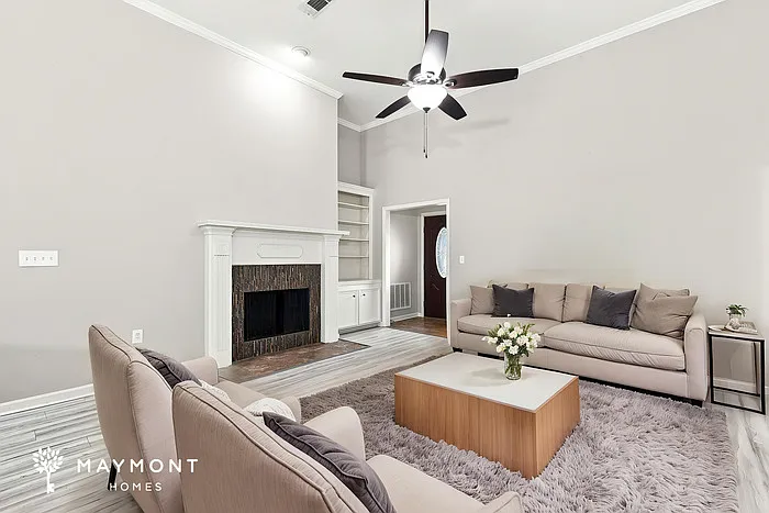 4 bed, 2.0 bath, 1757 sqft, $2,275 — Photo 4