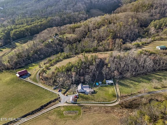 8th image of 634 Old Cedar Creek Rd