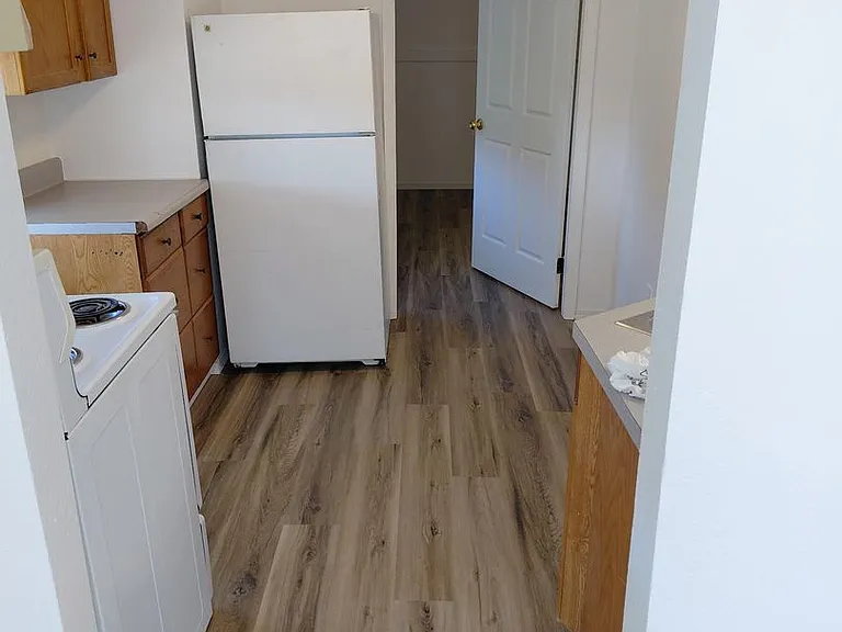 435 -Keystone Apartments — Photo 36