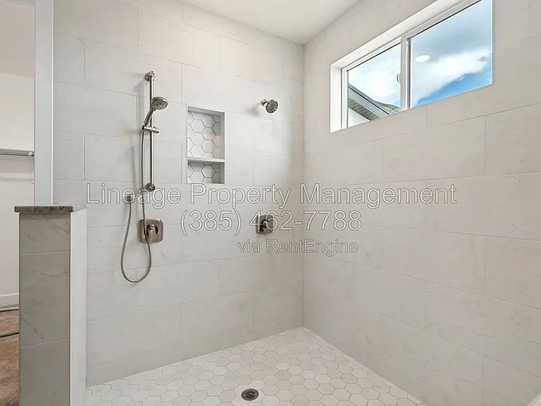 707 N 1540 E — Photo 15