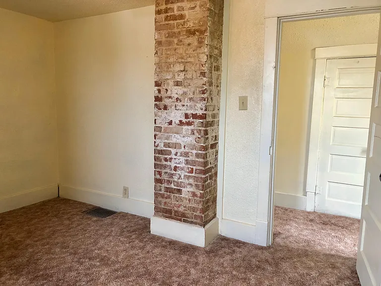 208 S Whites Ave — Photo 18