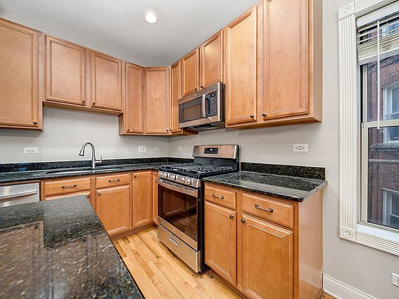 4th image of 6818 N Ashland Blvd APT 2A