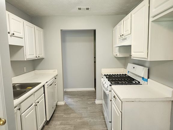 3rd image of 2153 Kellington Dr