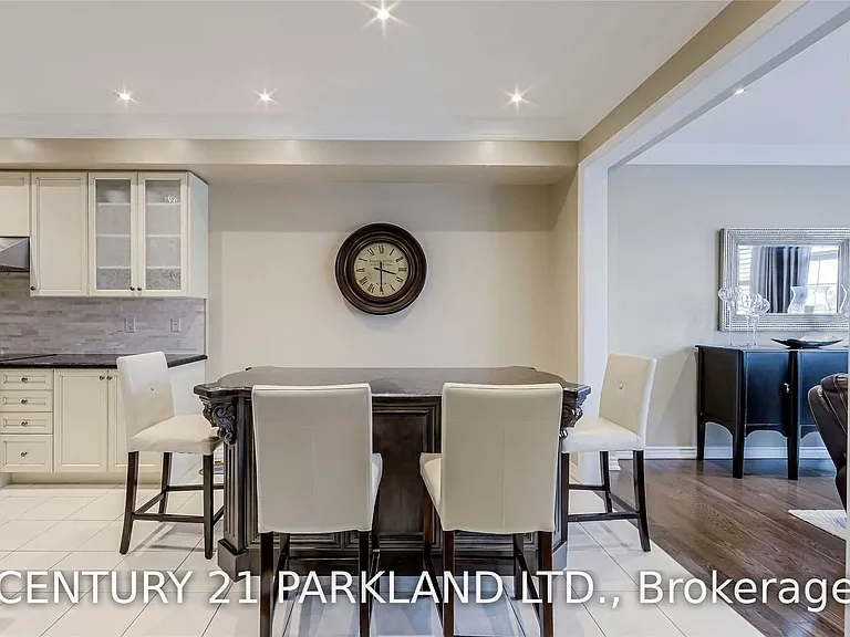 15 Sedgewick Pl — Photo 14