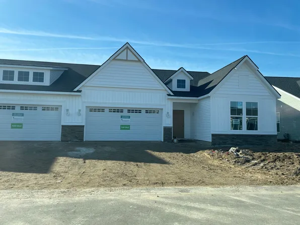 2930 Isle Grand Dr, Belmont, MI 49306