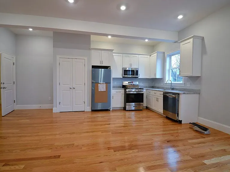 25 Murdock St #8 — Photo 2