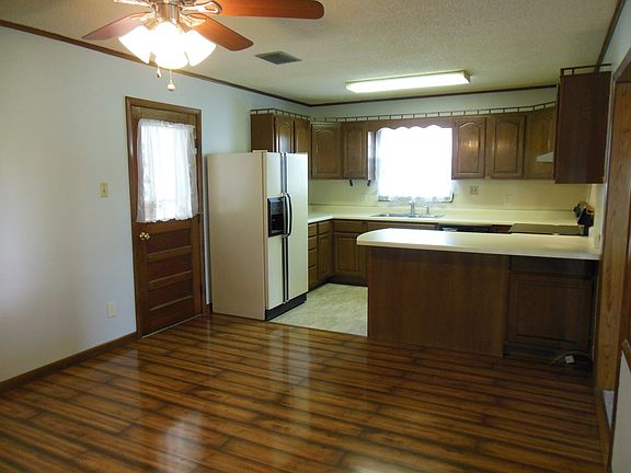 4th image of 404  Stevenson Street