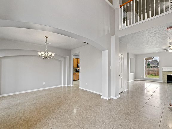4th image of 10326 Grandbrook Dr