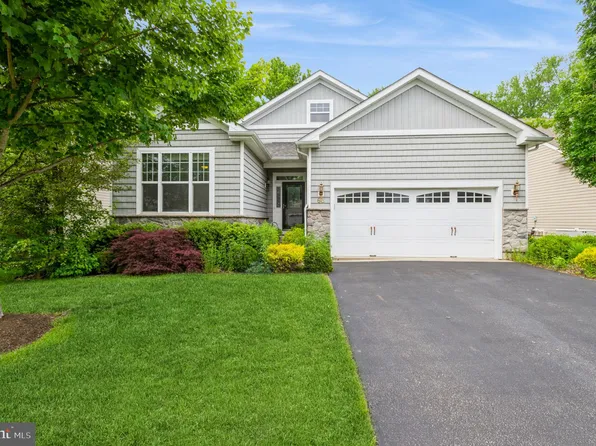 63 Wintergreen Dr, Manalapan, NJ 07726