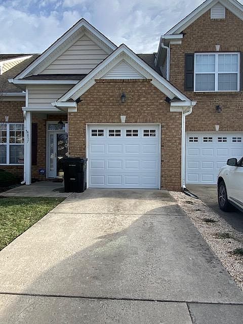 1st image of 855 Parkland Pl