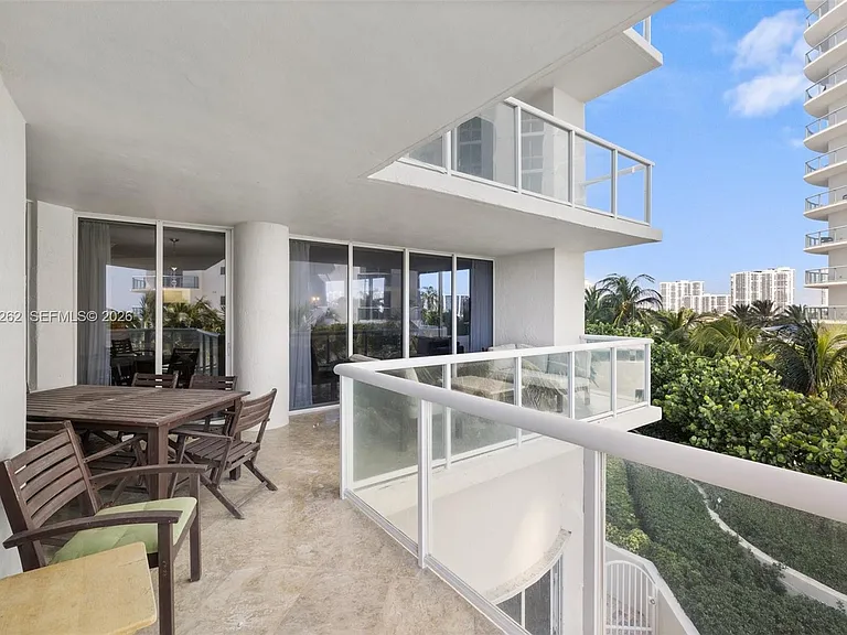 18671 Collins Ave #404 — Photo 7