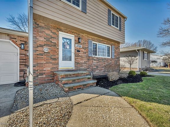 4th image of 35600 Grovewood Dr