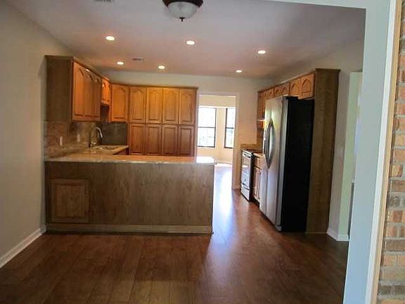 4th image of 120 32nd Ct SW