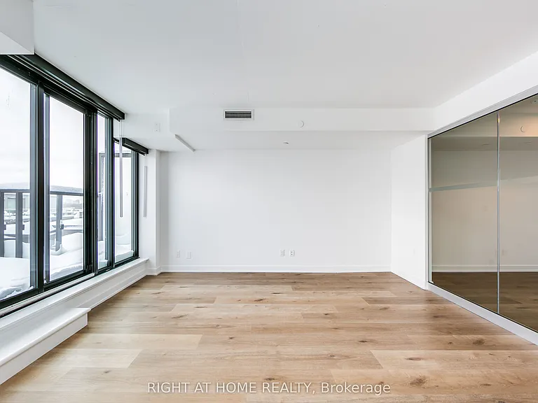 897 College St W #506 — Photo 13