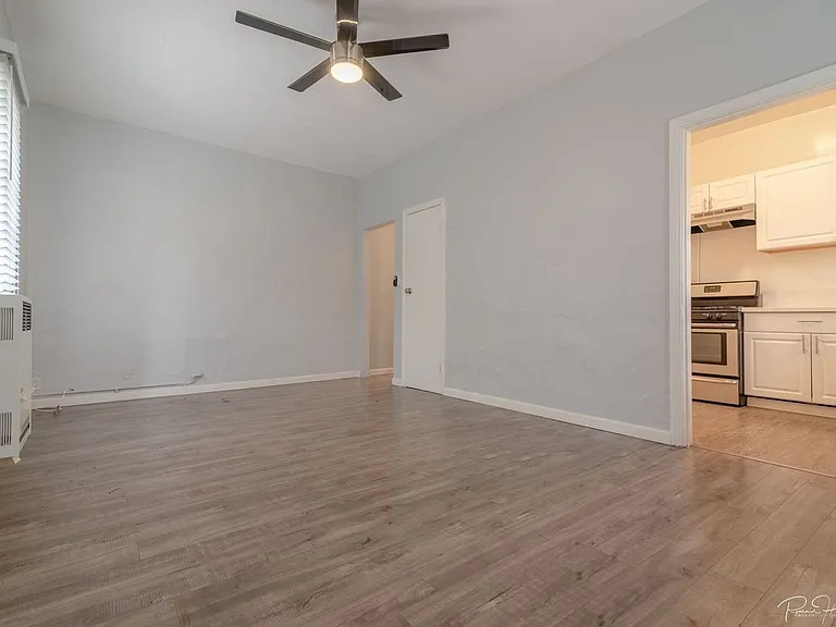 130 N Westmoreland Ave — Photo 4