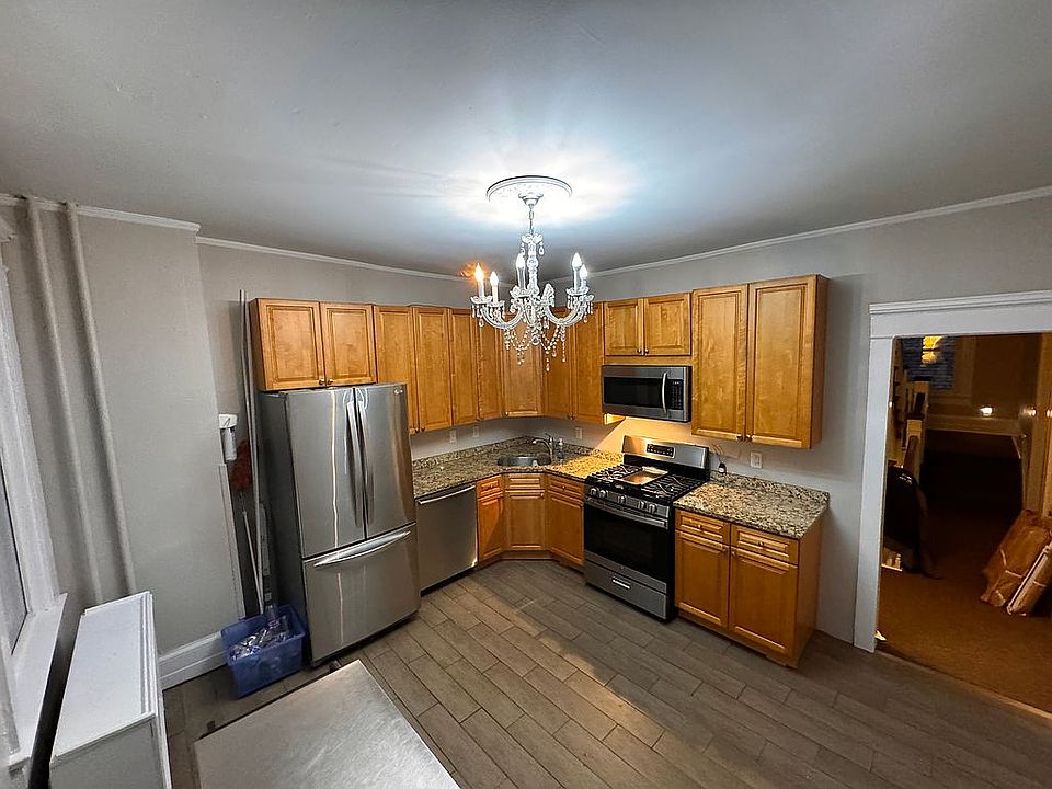 1st image of 689 Gramatan Ave #2