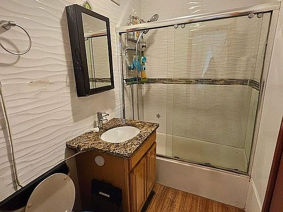 4th image of 43-43 Kissena Blvd #402