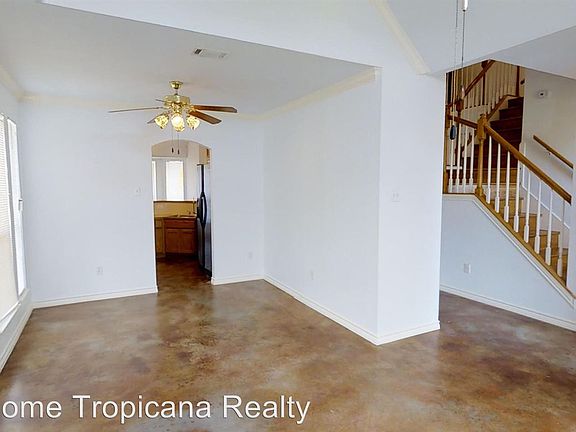 3rd image of 310 White Oak Way