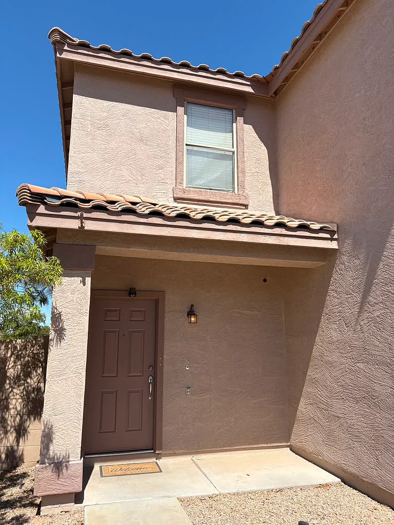 3 bed, 2.5 bath, 1574 sqft, $2,350 — Photo 3